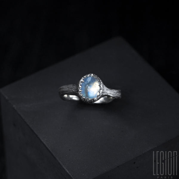 MOLY SILVER AND MOONSTONE RING