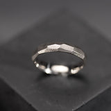 Textured wedding rings in 750/1000 white gold