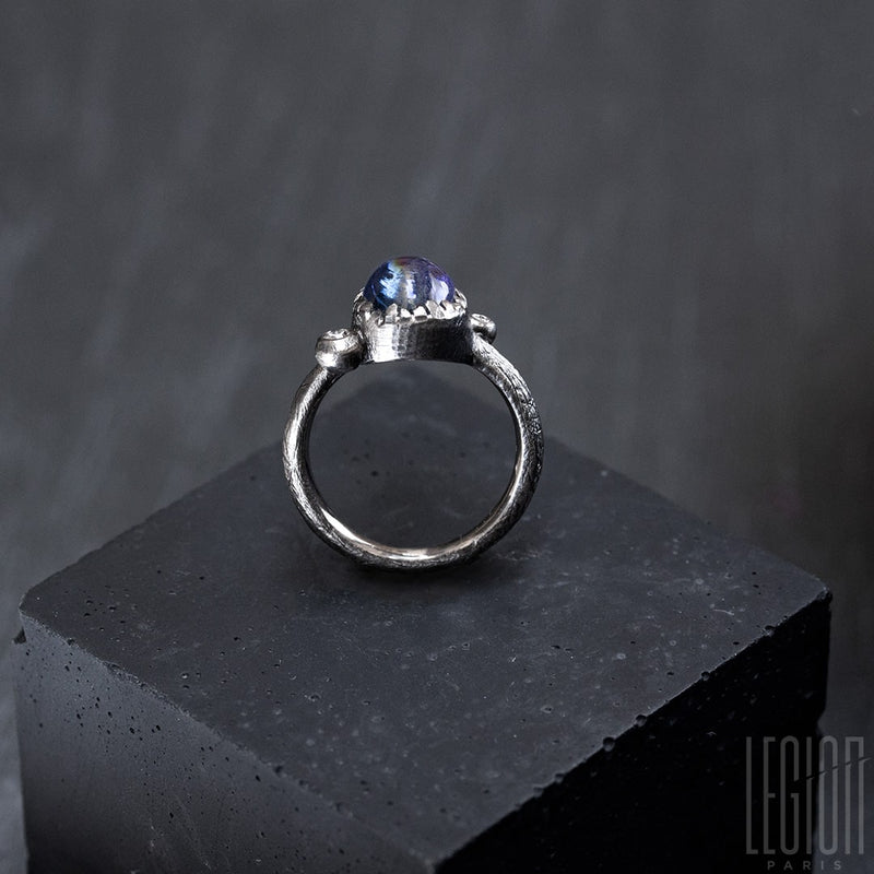 engagement ring, unique piece, white gold, Tanzanite, white diamonds