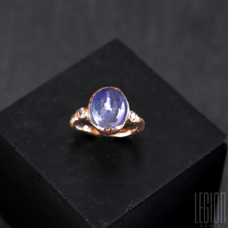 engagement ring, unique piece, red gold, Tanzanite, grey diamonds