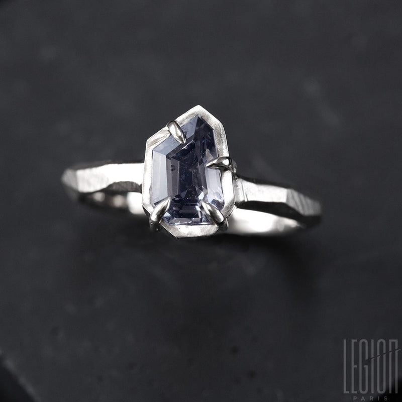 White gold and indigo spinel ring