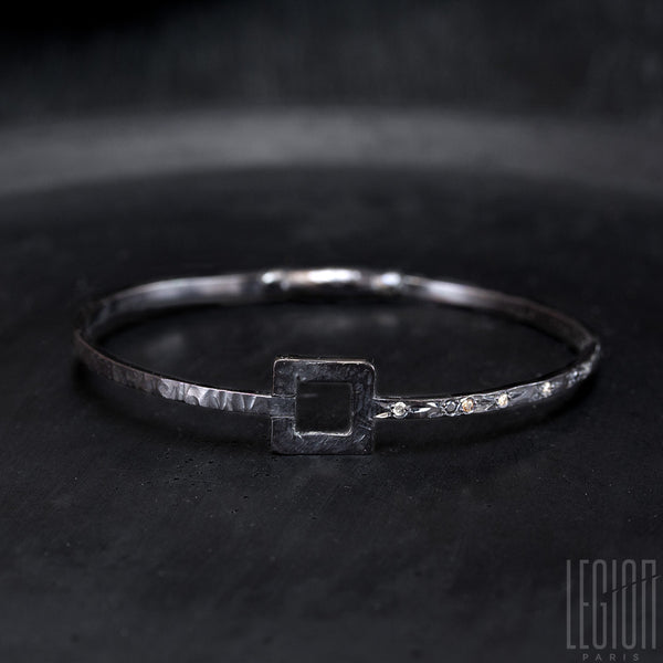 Rigid bracelet, unique piece in black gold and diamonds. contemporary design