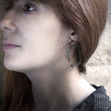 CREOLE EARRING IN HAMMERED BLACK SILVER