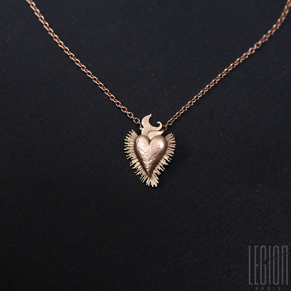 SACRED HEART PENDANT IN RED GOLD